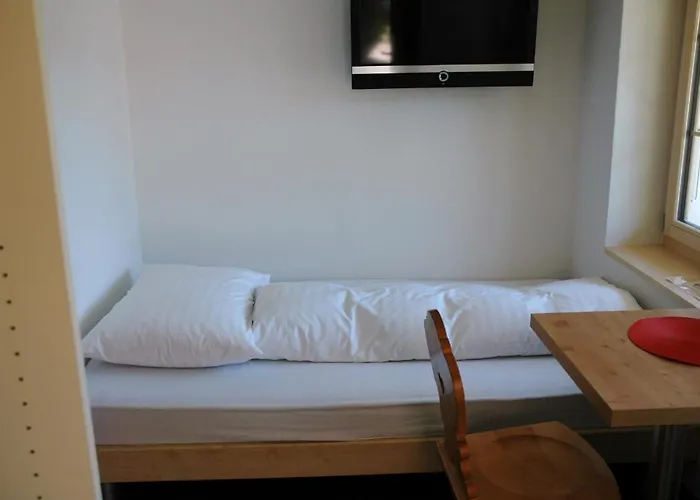 费利恩沃宏乌弗利维酒店 公寓 *